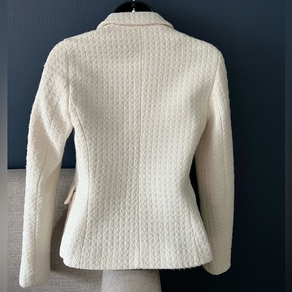 Zara textured Cropped Blazer with Gold Buttons - Picture 3 of 14